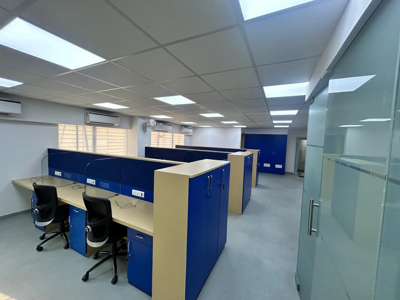 Zaminseva Prime Office - Modern workspace with professional environment